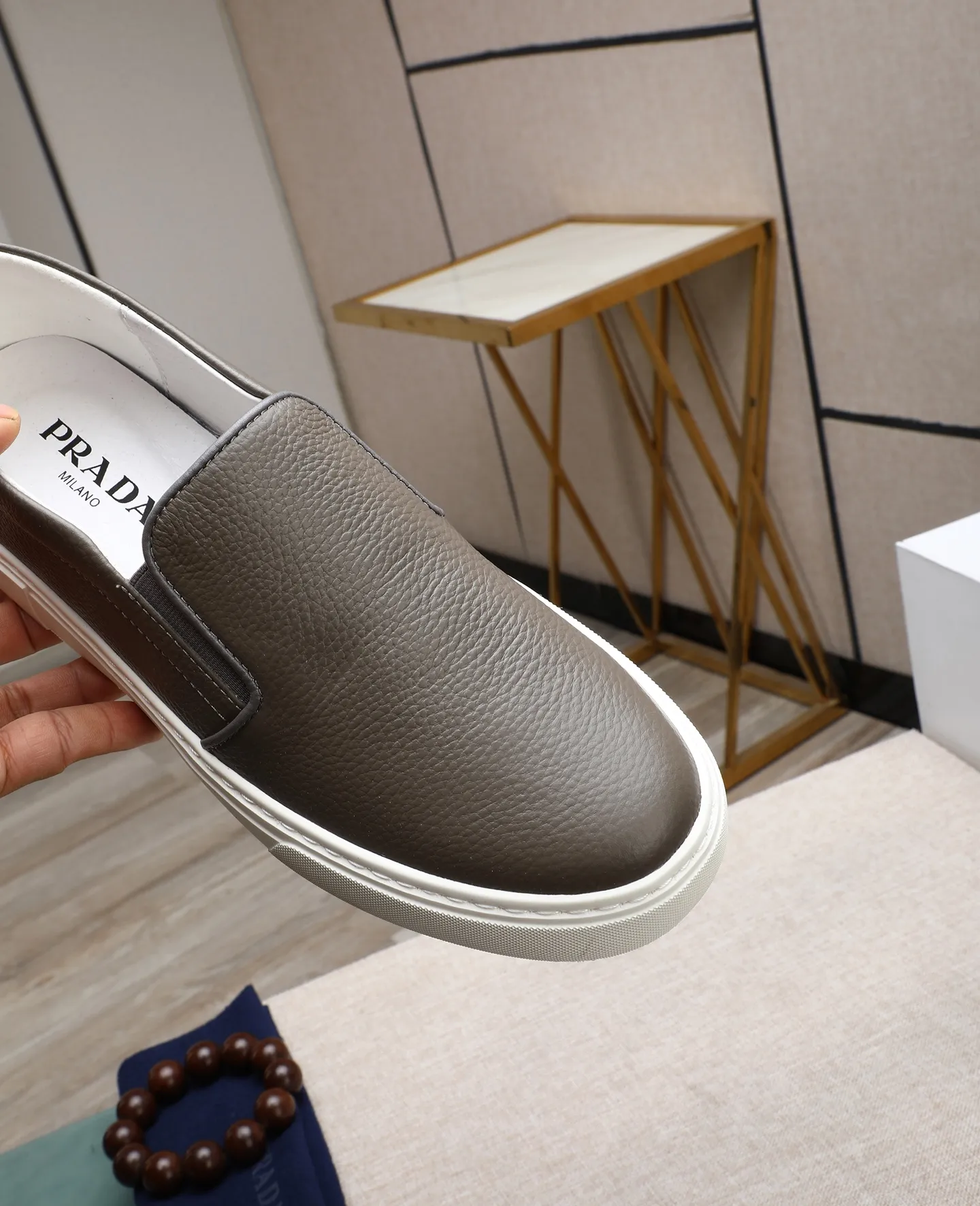 Men's men's shoes💰440🌹🌹[PRADA—Prada] latest model🙈original replica! 👟👟👟Available here. The workmanship is top-notch. The upper is made of Italian 🇮🇹Imported calfskin. ❗️Breathable genuine leather lining @Suitable for travel. The original version has an enlarged engraved sole, making it suitable for all kinds of travels, showing low-key luxury. Let quality speak for itself. Color: Size: 38-44